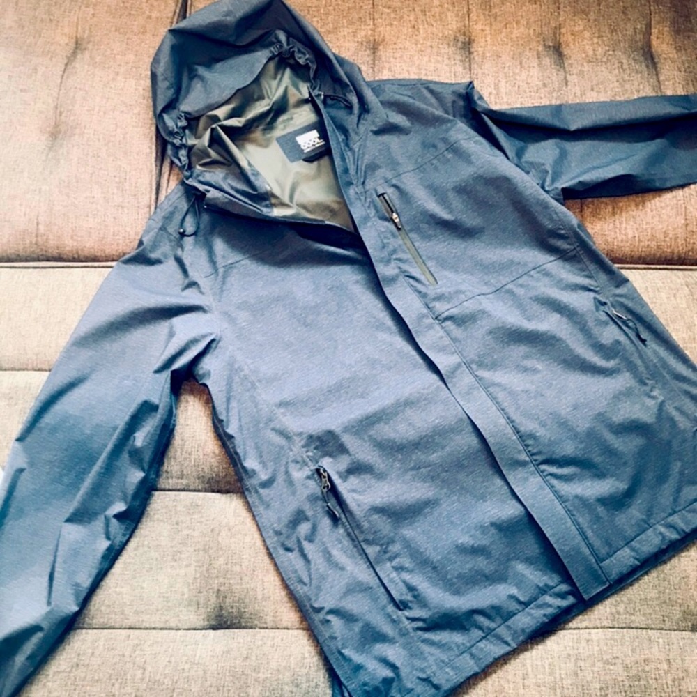 Awesome rain jacket! Like new!